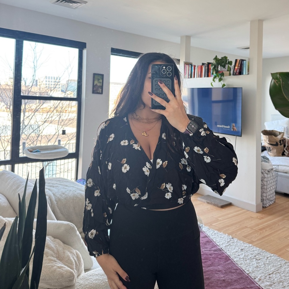 Floral crop top, no rest for Bridget